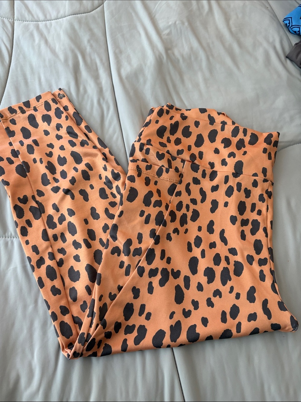 Capri yoga leggings. Animal print